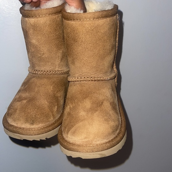 Chestnut Uggs - Picture 2 of 3